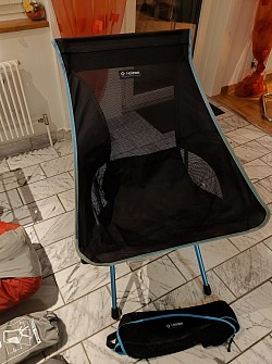 122 / = 3: Sessel Helinox, Sitzhöhe 40 cm, Höhe 82 cm (2 Expl.)