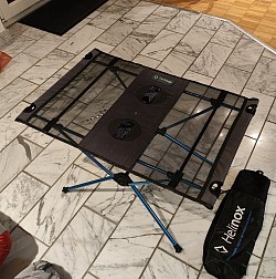 123 / = 4:  Campingtisch Helinox, 60 x 40 x 40 cm (2 Expl.)