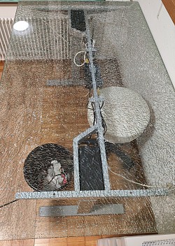 135 / Crashglas-Tischplatte, 150 x 90 cm